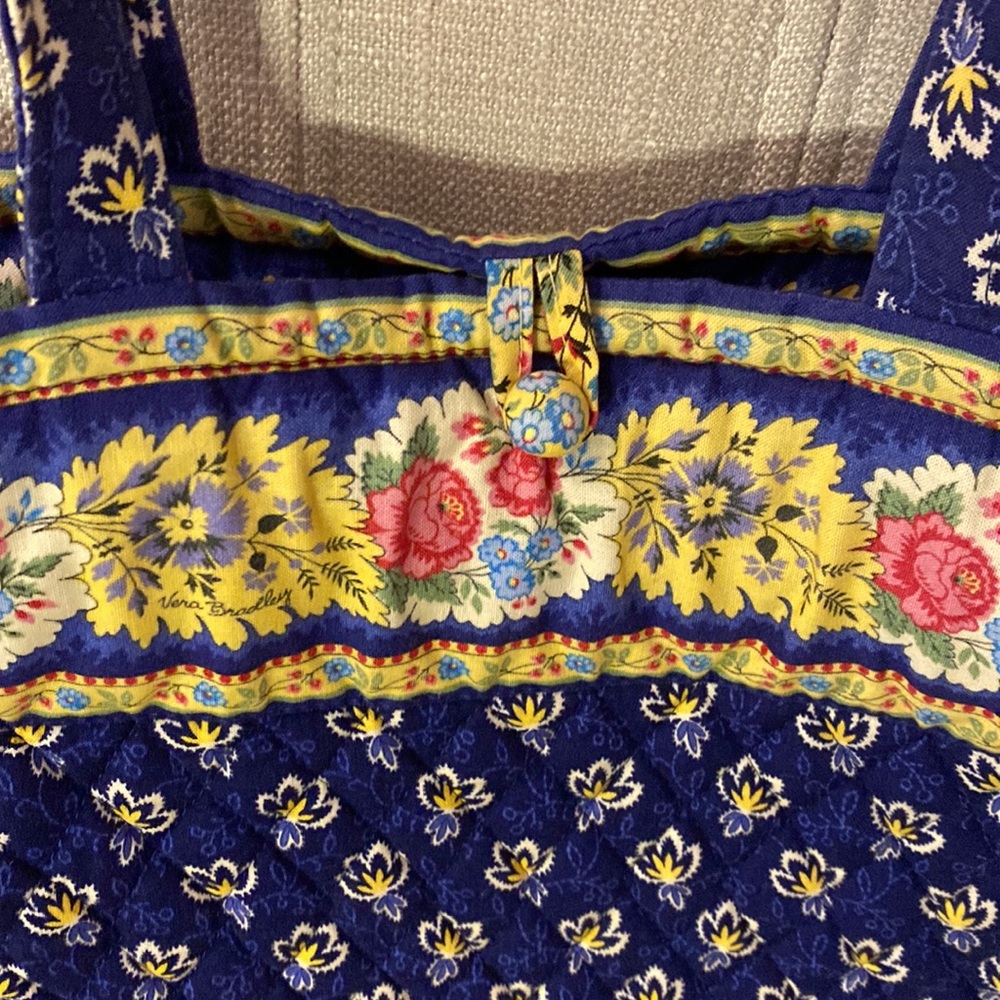 Vera Bradley quilted tote bag - Picture 2 of 6